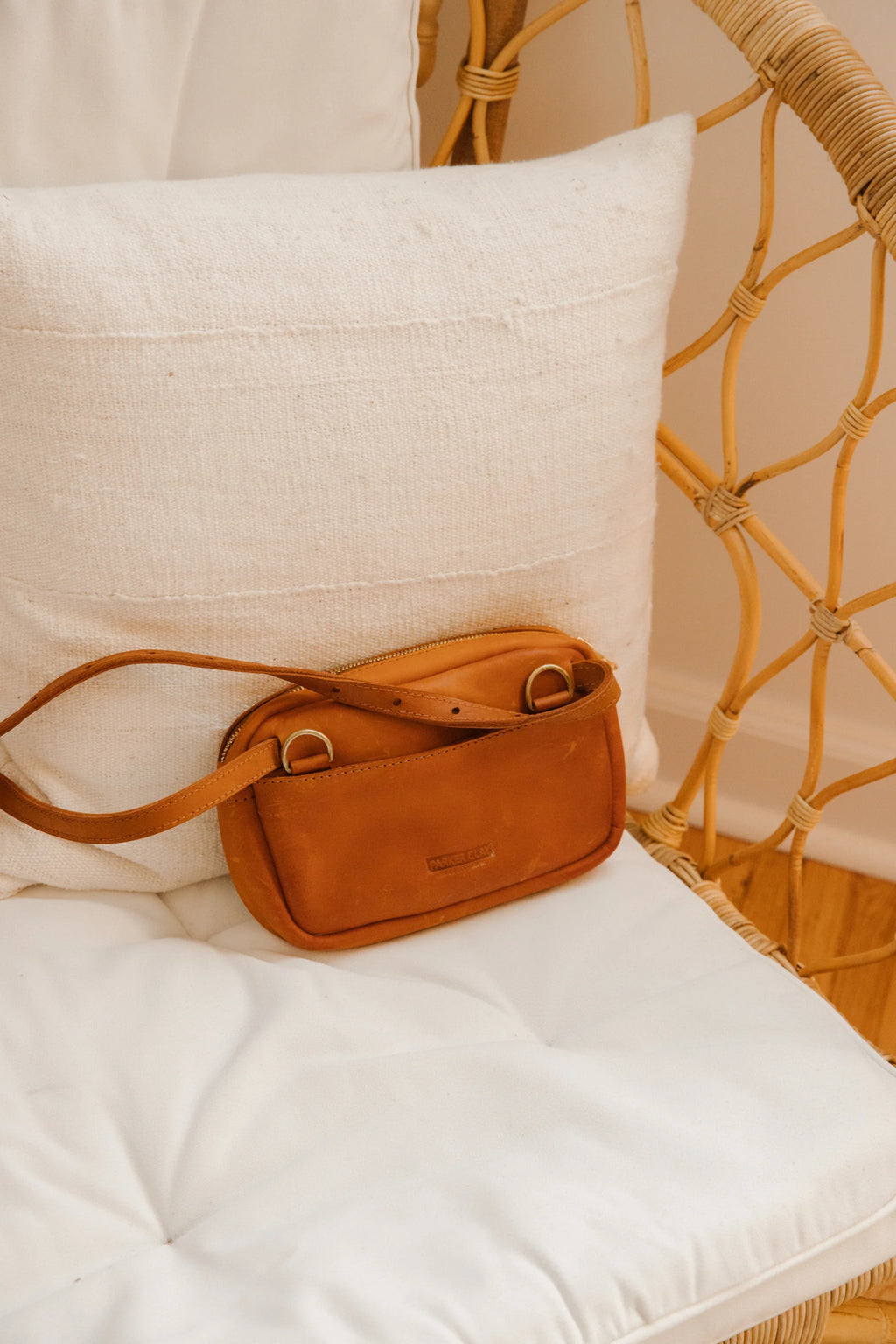 Everyday Leather Travel Belt Bag – Hands-Free Crossbody