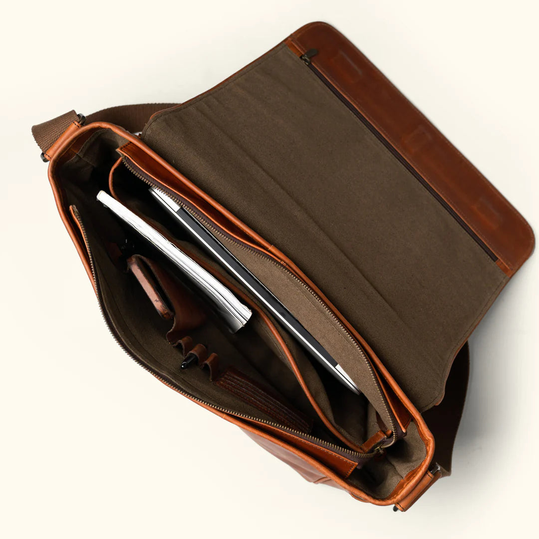 Heritage Large Leather Messenger Bag