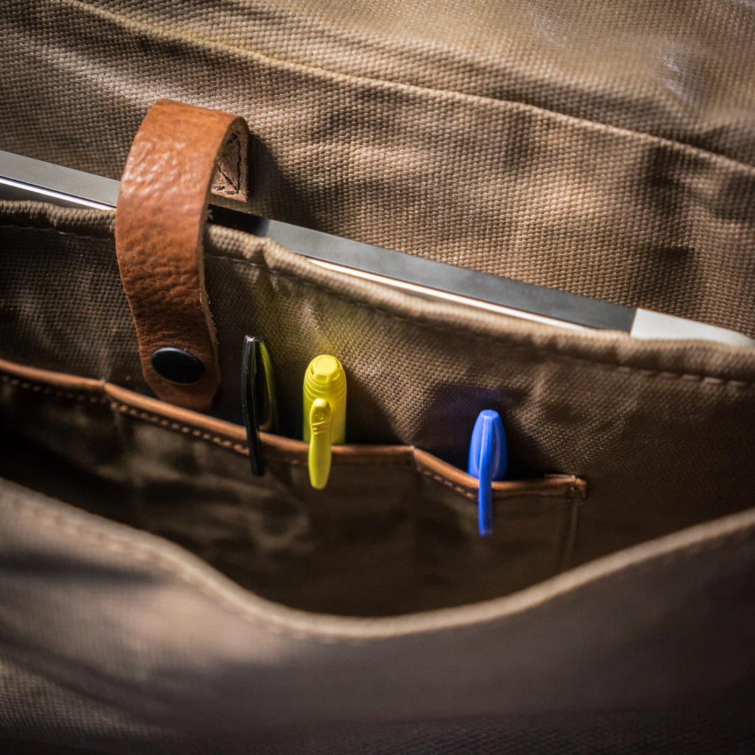 Vintage Waxed Canvas Travel Messenger Bag – Tan