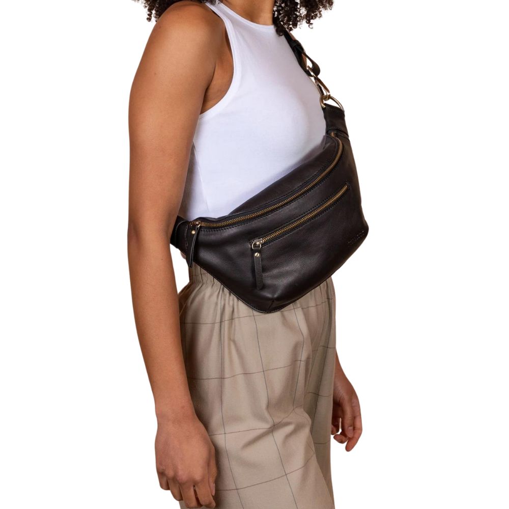 womens-leather-bag-bum