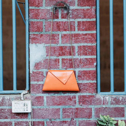 womens-orange-clutch